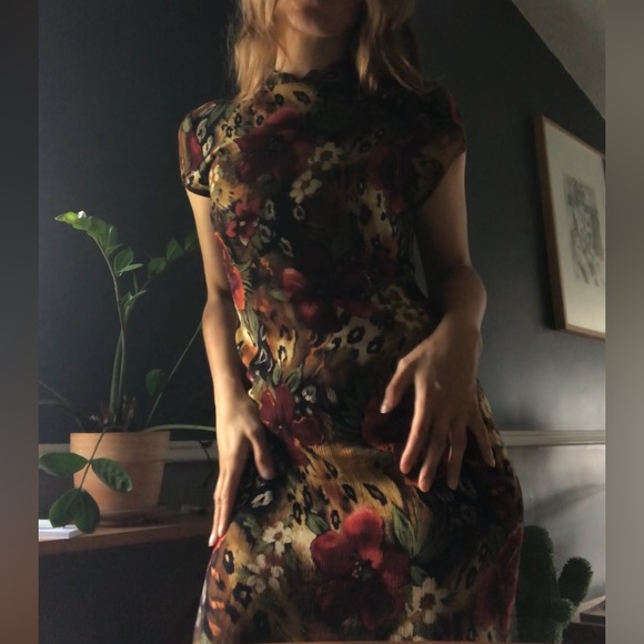 SOLD * Slinky Tropical Floral Dress - Picture 3 of 4